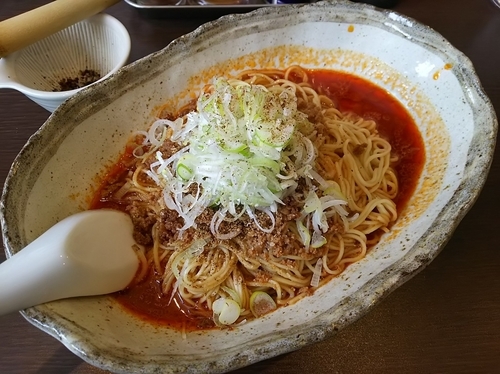 「汁なし坦々麺　「５辛」　（大盛り：サービスポイント）」@無奏天生の写真