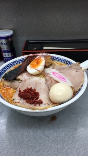 「から塩とんこつラーメン味噌たまごトッピング」@玉川大盛軒の写真