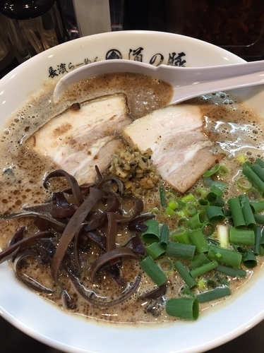 「黒らーめん」@長濱らーめん 道の豚の写真