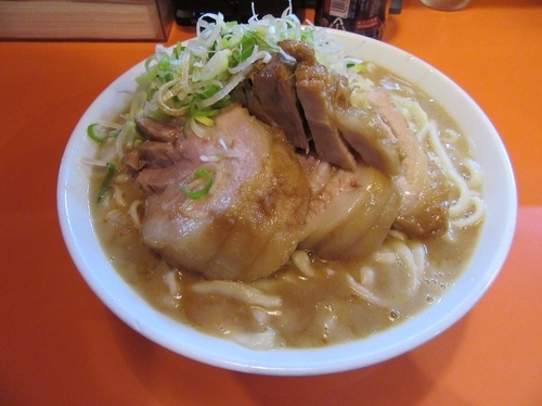 「ラーメン豚一切れ＋大盛＋豚（１０４０円）」@ちばからの写真