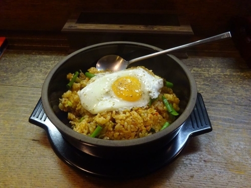 「トゥッペギ石焼き豚キムチチャーハン」@コイサクメインランドインの写真