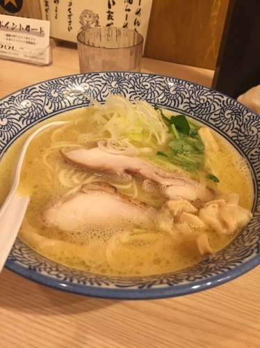 「白海老ラーメン」@麺屋 つくつく 池袋東口店の写真