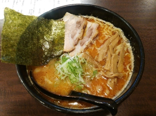 「ラーメン大盛（うま辛仕立て）」@つじのやの写真