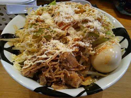 「ジャンクまぜそば  （大盛：無料）＋味玉：㋚　※トッピ全入」@凌駕IDEAの写真