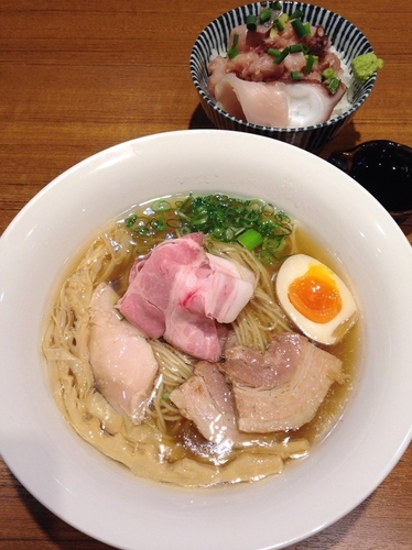 「中華そば 淡口 ➕ 海鮮丼」@寿製麺よしかわ 川越店の写真