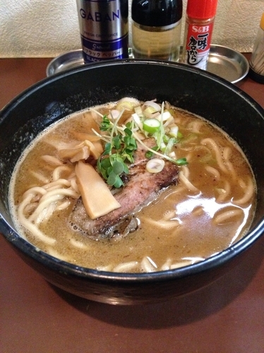 「魚介豚骨ラーメン  半額クーポン」@ラーメン ひかりの写真