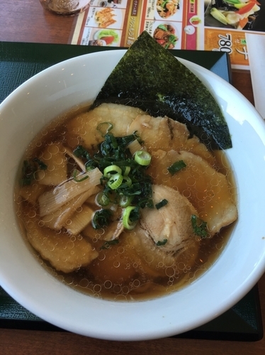 「チャーシュー麺980円+餃子&半ライスセット300円」@中華レストランChina Fan 草加店の写真