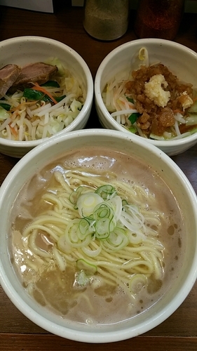 「らーめん(プレーン、スタベジ)」@麺処 一笑の写真