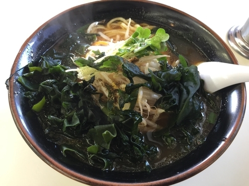 「しょうゆわかめ（大盛）」@くるまやラーメン 松本渚店の写真