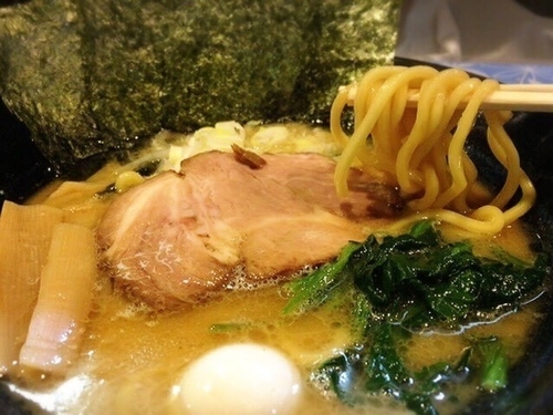 「ラーメン(720円)」@琉二家の写真