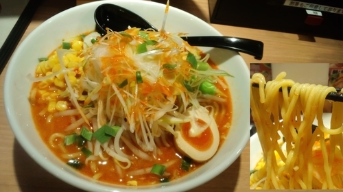 「辛味噌ネギラーメン大盛890＋４辛50円麺固めサービス半味玉」@つけ麺 らーめん 春樹 弘明寺店の写真