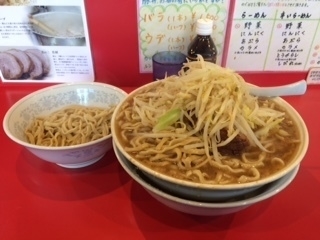 「ラーメン　大　600g＋別皿　～粋な計らい～」@麺屋 桐龍の写真