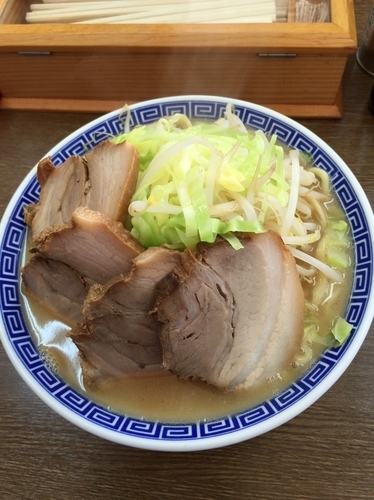 「醤油ラーメン➕豚まし」@らーめん 旭郎山の写真