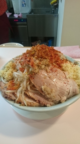 「MO 肉多目 全マシ サービス生卵」@成蹊前ラーメン 吉祥寺の写真