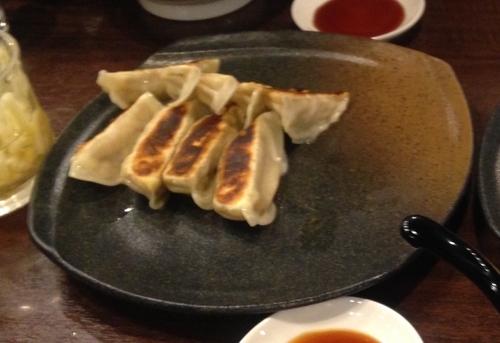 「餃子の二種盛り」@吟家 誉田店の写真