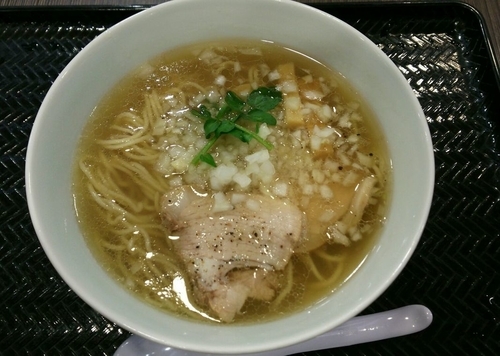 「焦がし香味GYU塩らぁ麺　930円」@創彩麺家 野の実 足柄サービスエリア店の写真