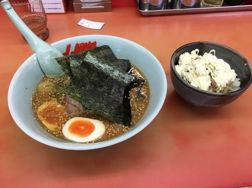 「味噌ラーメン＋ネギマヨチャーシュー丼」@ラーメン山岡家 笛吹店の写真