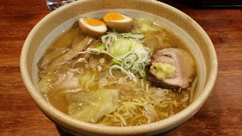 「ラーメン(味噌・大盛無料)+ワンタン+味玉」@らーめん 福籠の写真