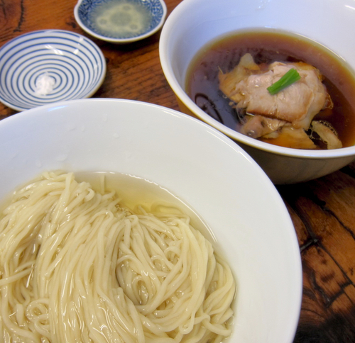 「つけ麺（濃厚昆布鰹出汁かけ）900円」@飯田商店 湯河原本店の写真