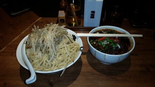 「からしびつけめん肉々　モヤシ　 シビ増し 特盛」@カラシビ味噌らー麺・つけ麺 神田本店の写真