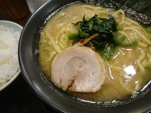 「醤油らーめん」@横浜家系ラーメン 王子家の写真
