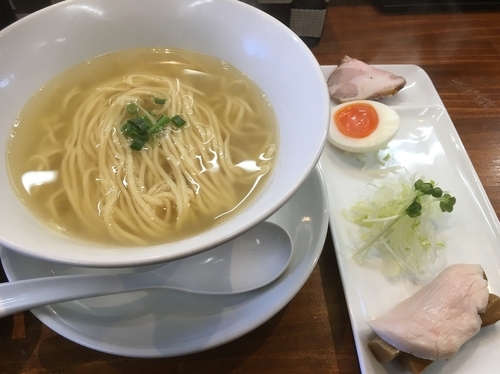 「あご節黒さつまー」@塩らーめん 千茶屋の写真