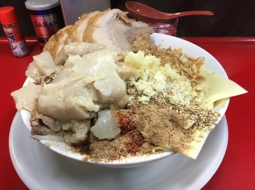 「味噌汁なし＋豚増し＋味玉＋Wチーズ」@豚男 -BUTAMEN-の写真