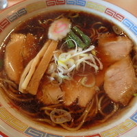 伝・中麺・スープちょっと濃いめ・ミックスチャーシュー