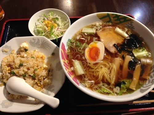 「ラーメン炒飯セット（ランチメニュー）」@和食＆中華ダイニング 深川太郎の写真