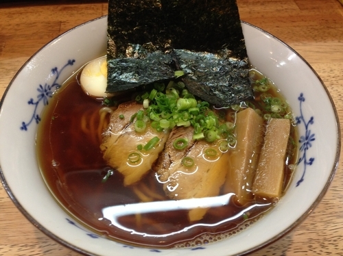 「安曇野しょうゆらーめん　￥６８０」@信州らーめん 安曇野の写真