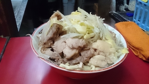 「大豚(ヤサイダブル)￥７００」@ラーメン二郎 目黒店の写真