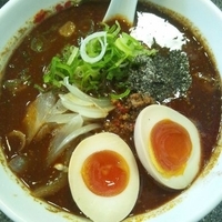 黒胡麻坦担麺（味玉トッピング）