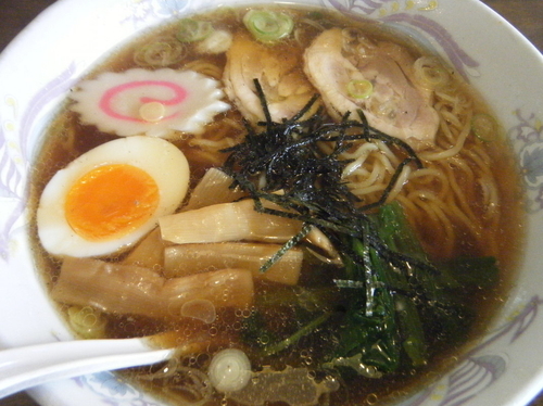 「シャモ醤油ラーメン650円」@御食事処 だいまるの写真