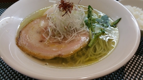 「アグー豚の塩ラーメン(800)＋名古屋コーチン味玉(100)」@BumBunBlauCafe with BeeHiveの写真