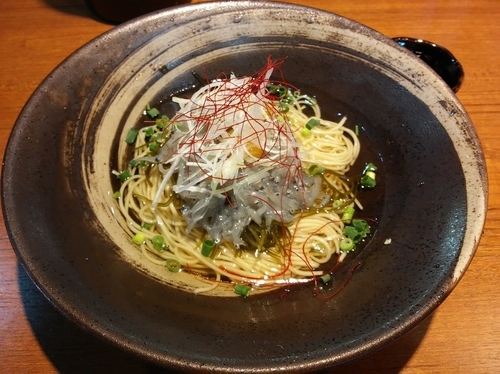 「生シラスの冷た〜いそば（限定）」@寿製麺よしかわ 川越店の写真