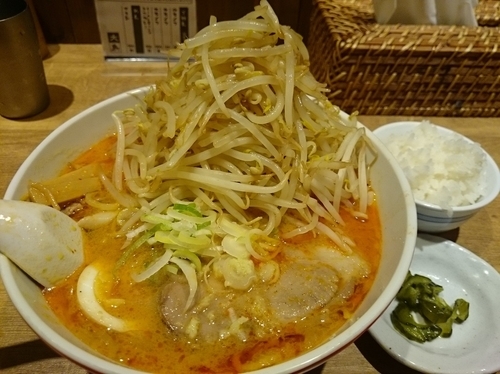 「【夜限定】こく辛みそ￥860＋もやし￥130＋小ライス￥90」@大島の写真