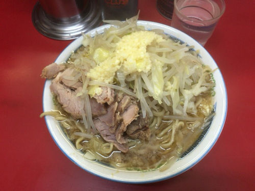 「豚入り(ヤサイ、ニンニク)」@ラーメン二郎 目黒店の写真
