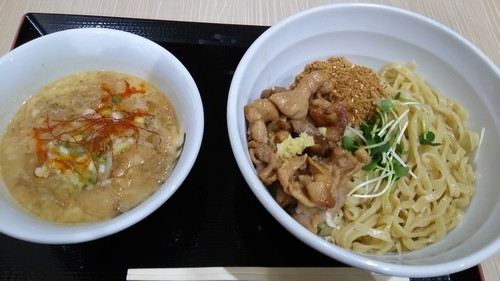 「豚もつ味噌つけめん」@つけめんTETSU ららぽーと豊洲マリーナキッチン店の写真