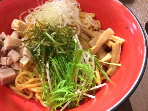 「油そば」@釜炊きとんこつ 品川製麺所 新宿2丁目店の写真