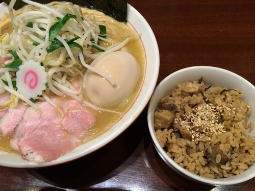 「特製煮干そば(味噌)+炊き込み御飯」@煮干中華そば 鈴蘭 新宿店の写真