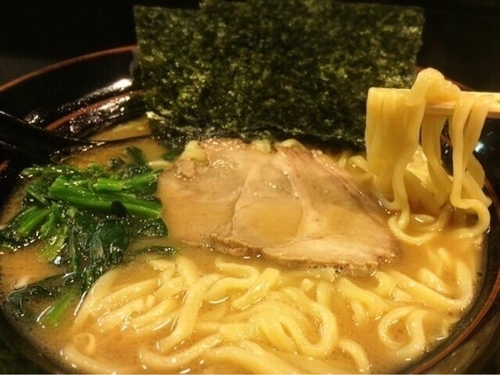 「らーめん(720円)」@ハマのオヤジの写真