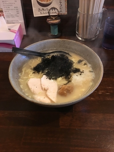 「岩のりしおらーめん」@ら麺 はちにの写真