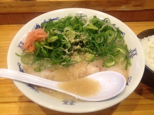 「ネギラーメン、味玉、小ライス」@博多ラーメンセンターの写真
