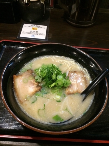 「豚骨ら〜めん」@ラーメン幕末 海南店の写真