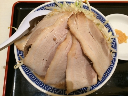 「角ふじチャーシュー麺 並盛（ヤサイマシ）」@大勝軒 麺屋こうじの写真