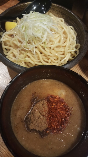 「辛つけ麺大盛」@RAMEN TOMIRAIの写真