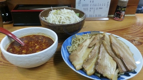 「極辛つけ麺+特盛り+小ブタ+つけ麺用野菜」@角ふじ 心麺の写真