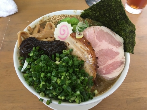 「トンコツらーめん＋チャーシュー」@MENYA 食い味の道有楽の写真