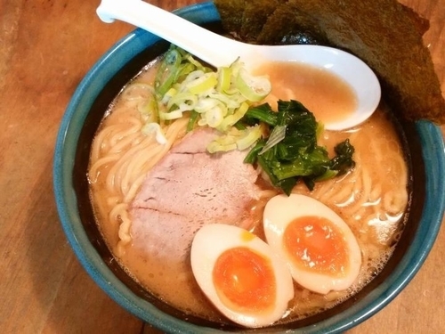 「ラーメン＋味付玉子」@豚骨醤油らーめん 福気の写真