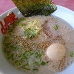 「朝ラーメン（４００円）＋味玉」@山岡家 柏店の写真